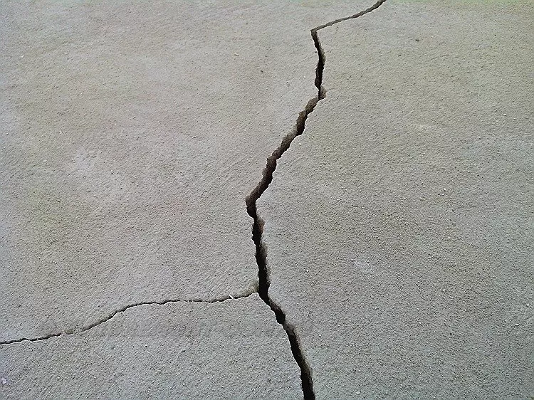 Почему трескается бетон и как этого избежать?